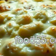 Creamy Dreamy Scalloped Potatoes Recipe (Au Gratin Option!)