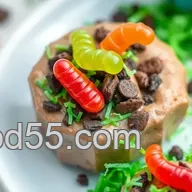 Easy & Fun Quick Fruit Worm Dessert for Kids &ndash; A Whimsical Treat!