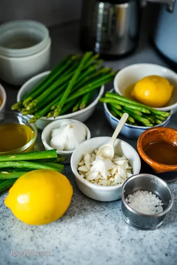 Perfectly Pan-Cooked Asparagus with Garlic and Lemon ingredients
